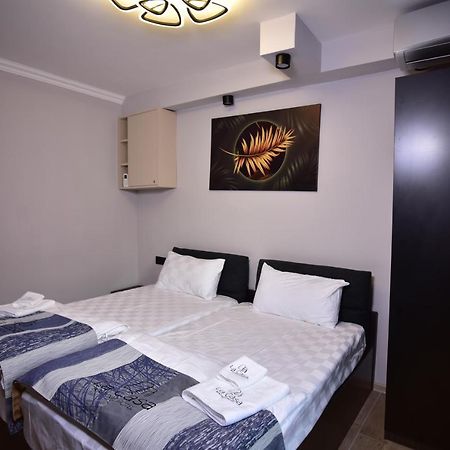 La Casa Hotel Ереван Екстериор снимка