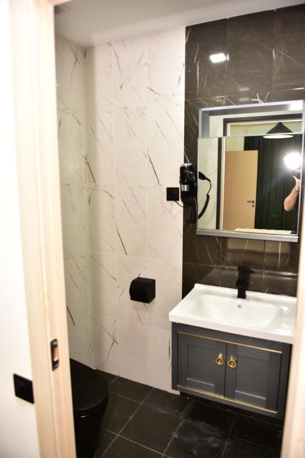 La Casa Hotel Ереван Екстериор снимка