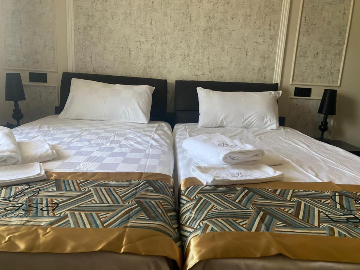 La Casa Hotel Ереван Екстериор снимка
