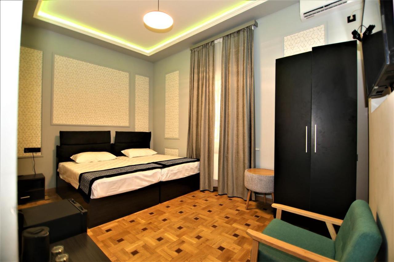 La Casa Hotel Ереван Стая снимка