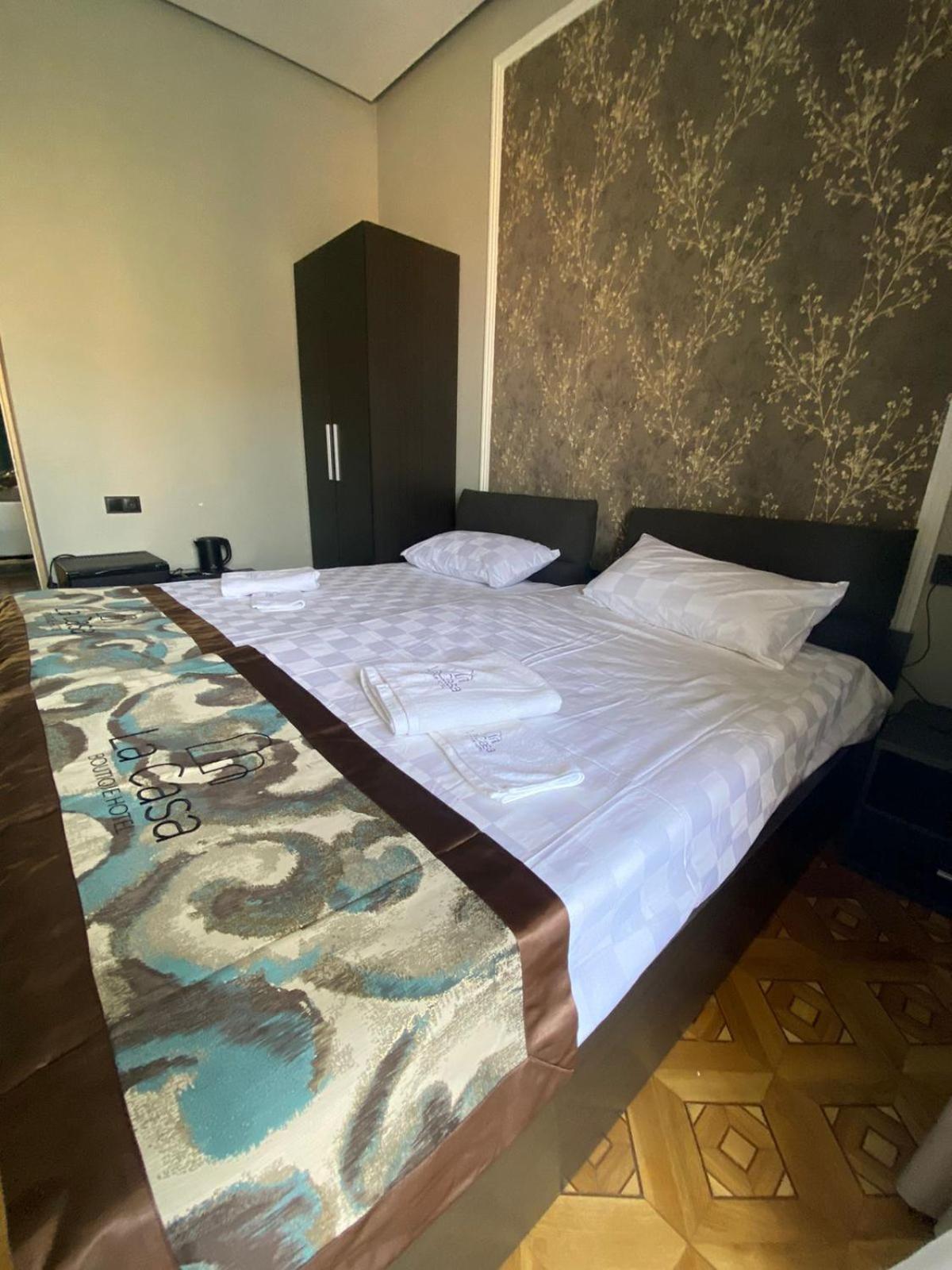 La Casa Hotel Ереван Стая снимка